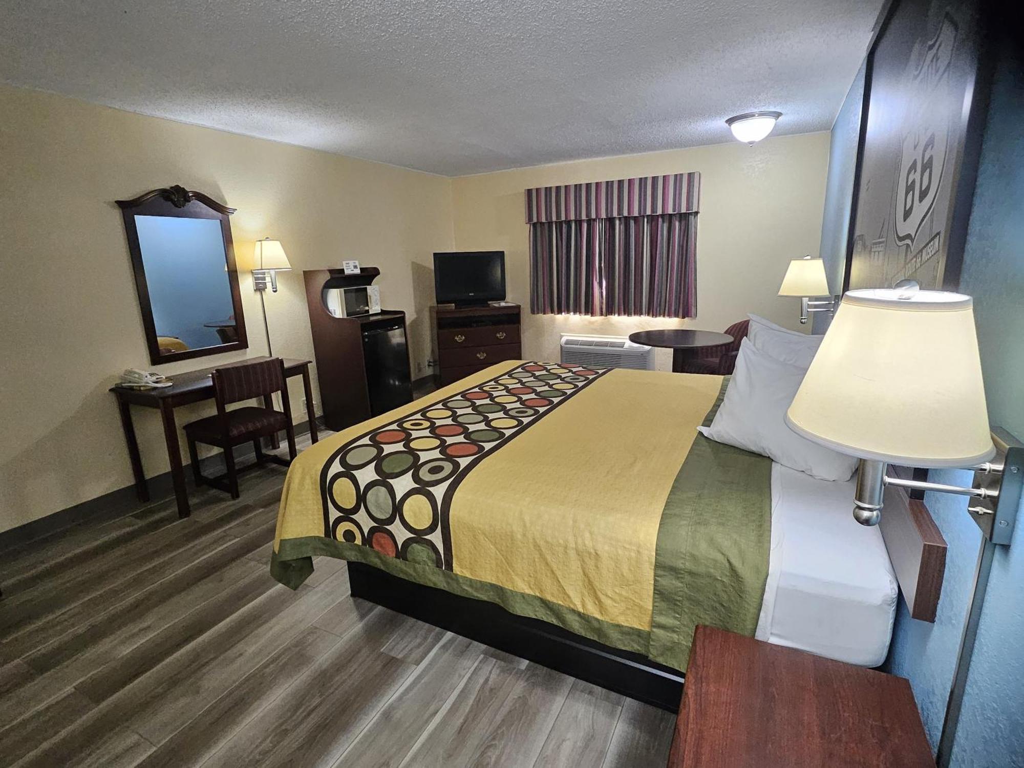 Hotel Super 8 By Wyndham Clinton Exterior foto
